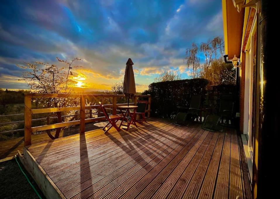 Countryside In The Town. Apartment Shrewsbury Bagian luar foto